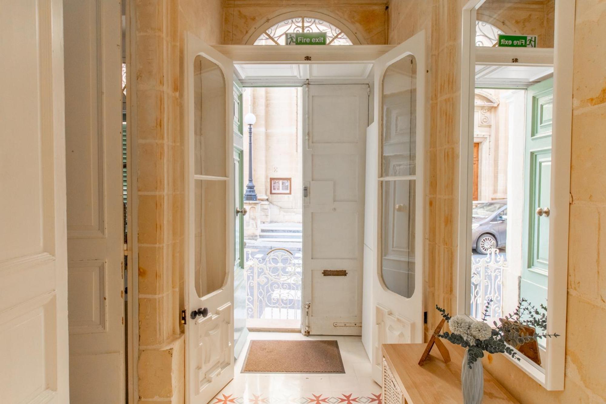 15 Main Gate Aparthotel Birgu Exterior photo